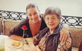 LUTO EN EL MEDIO DEL ESPECTACULO