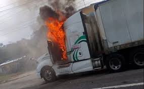 AMOTAC ANUNCIA BLOQUEO NACIONAL TRAS OLA DE VIOLENCIA EN CONTRA DE TRANSPORTISTAS