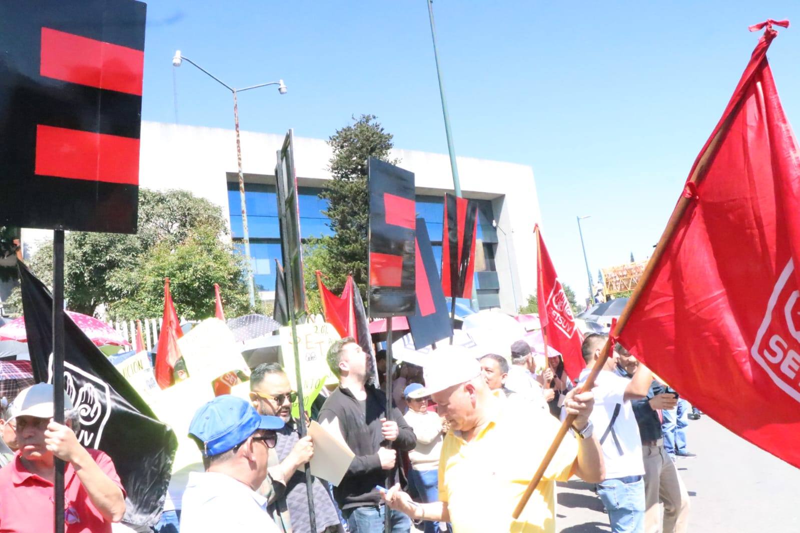 Trabajadores de la UV se preparan para posible huelga el 5 de marzo