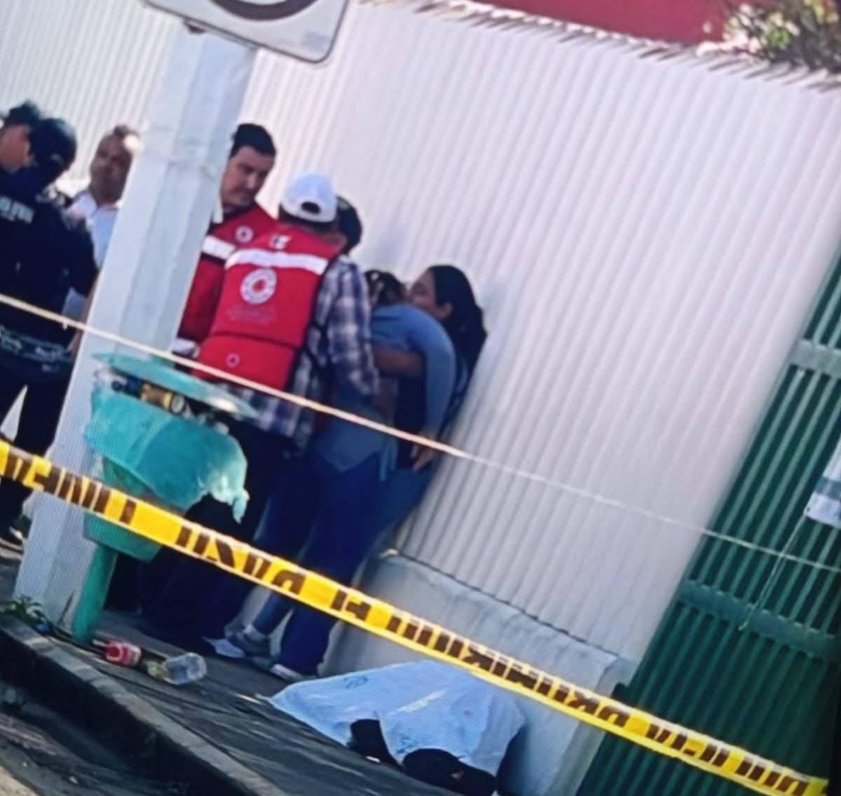 EJECUTAN A HOMBRE FRENTE ACLINICA DEL IMSS EN LERDO DE TEJADA