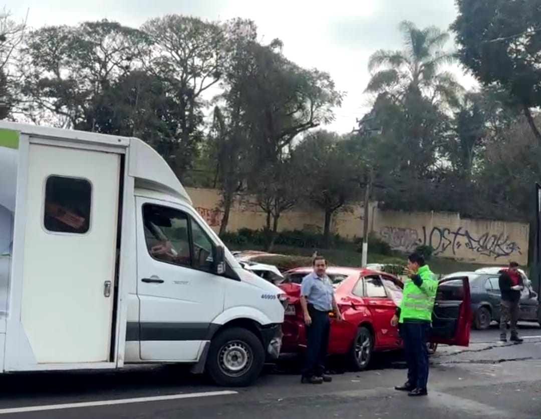 FUERTE ACCIDENTE FRENTE A PLAZA AMERICAS