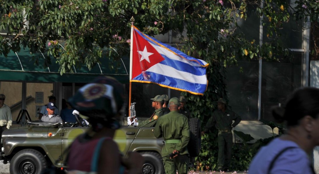 Cuba se prepara ante posible invasión de EU