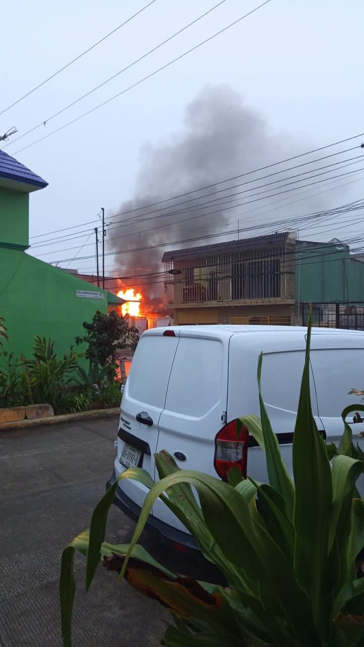 Se incendia casa en la colonia Revolución