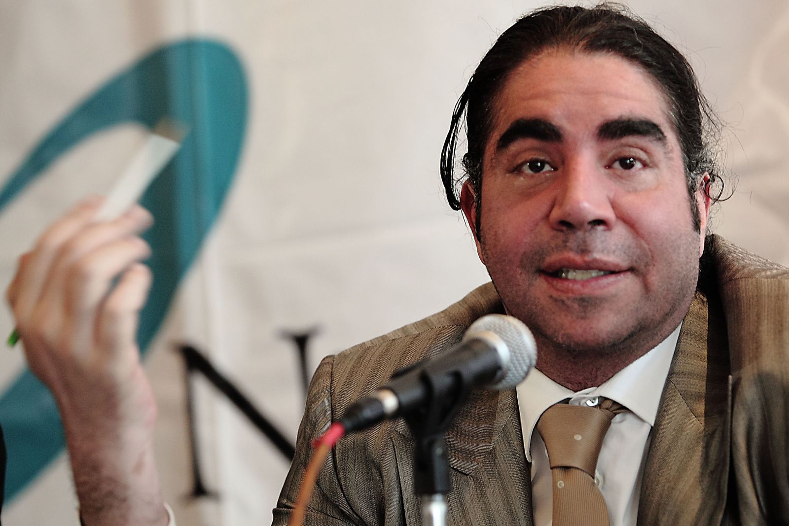 Fallece Jorge Kahwagi Gastine; su hijo vuelve al foco público