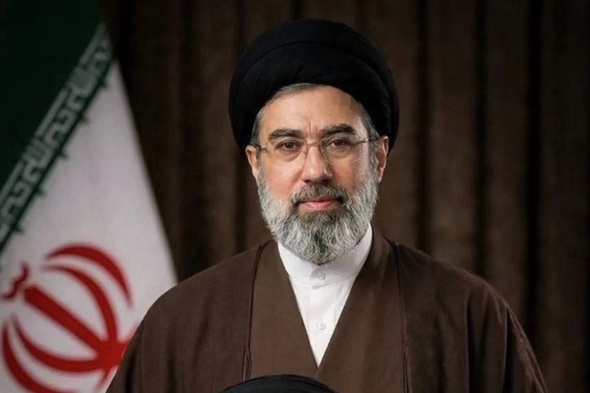 Nuevo líder de Irán lanza advertencias contra Estados Unidos