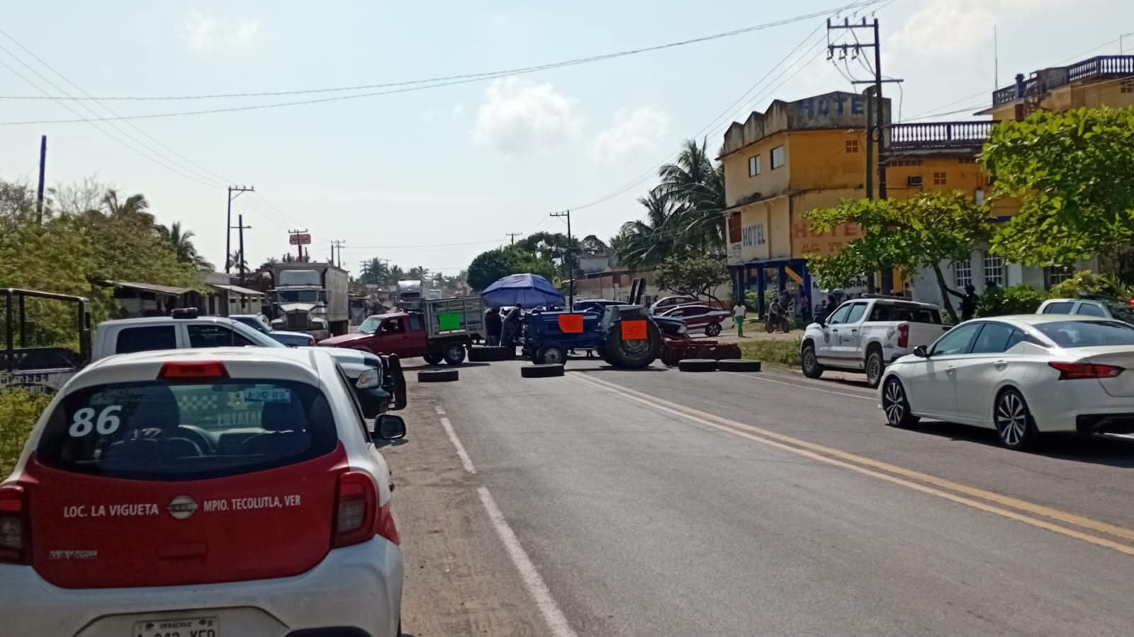 BLOQUEO CARRETERO EN LA VERACRUZ-POZA RICA