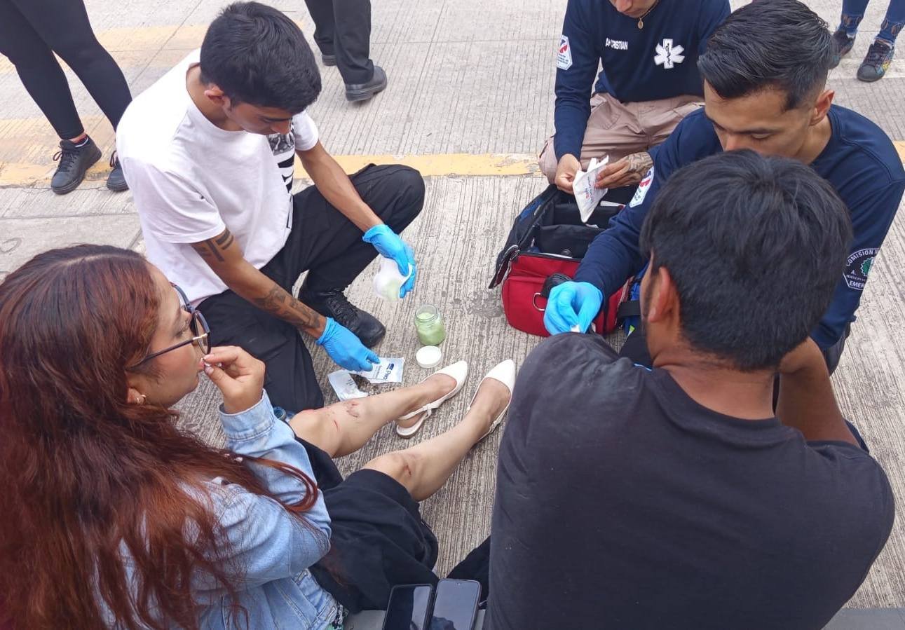 Motociclistas lesionados tras accidente cerca del Registro Civil