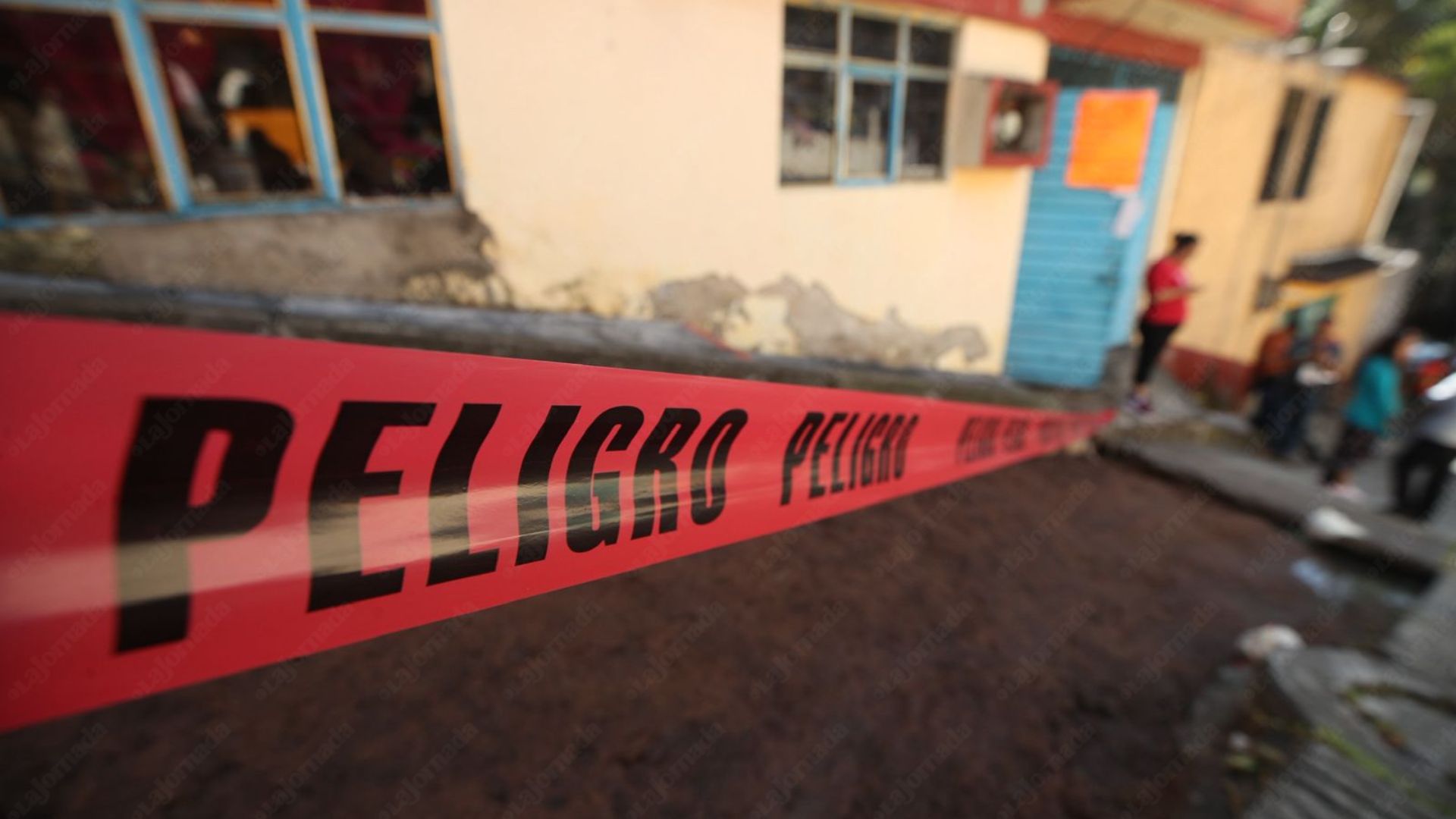Impresionante fuga de agua provoca inundaciones en la Álvaro Obregón