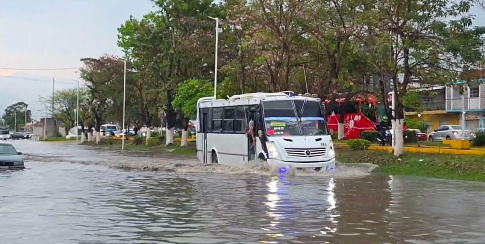 Inundaciones vuelven a golpear a Poza Rica (Video)