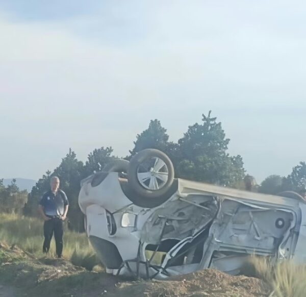 Volcadura tras fuerte choque en la Perote-Altotonga