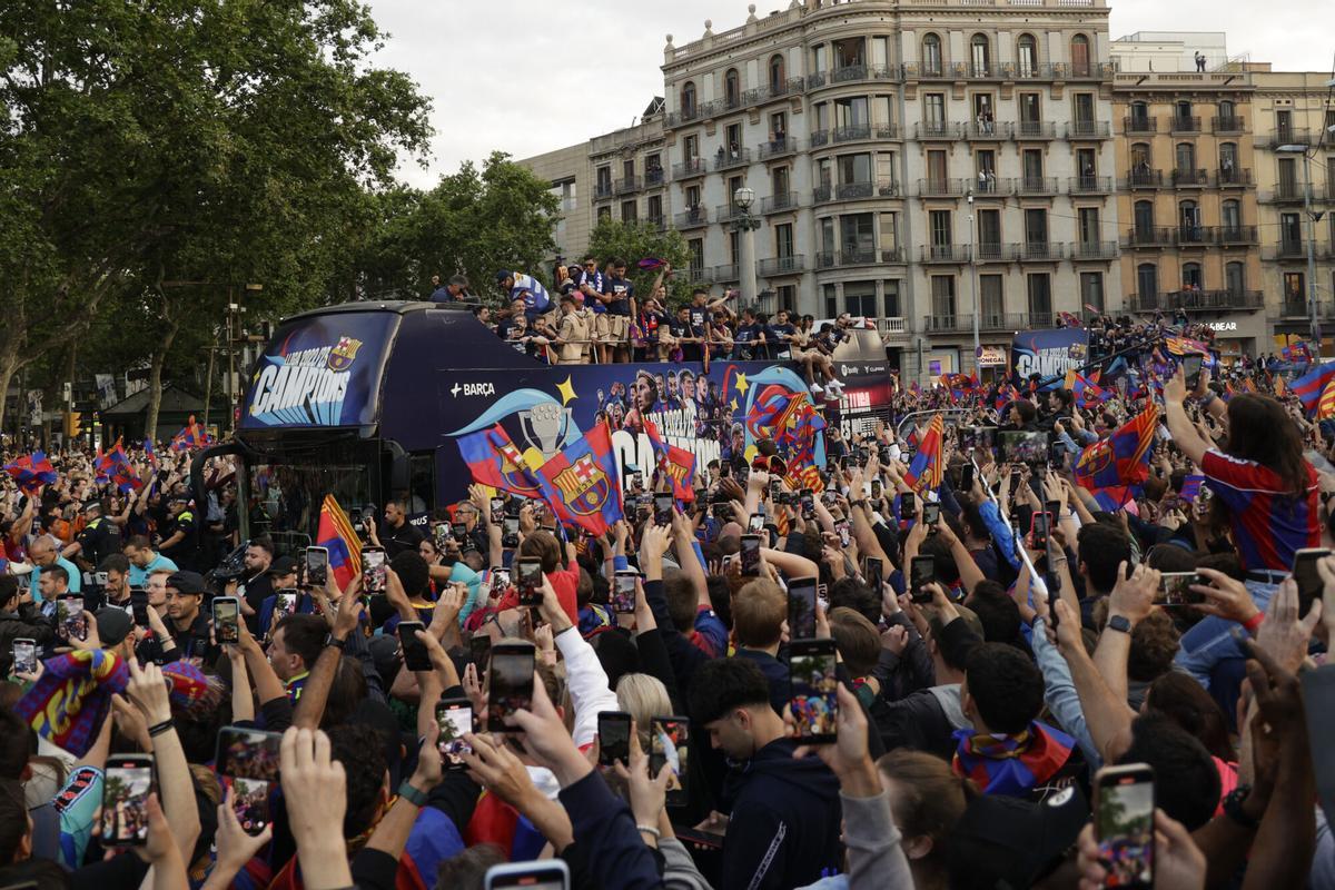 Barcelona celebra título junto a 750 mil aficionados