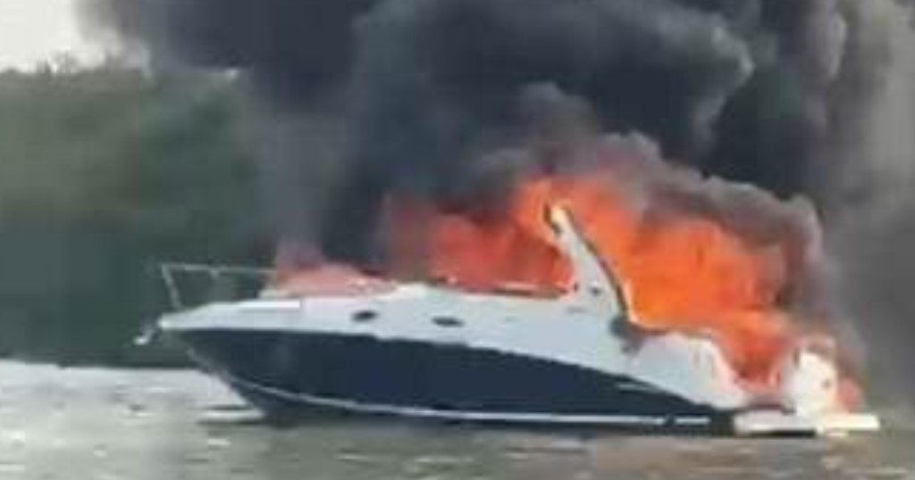 Incendio de yate en Veracruz desata controversia