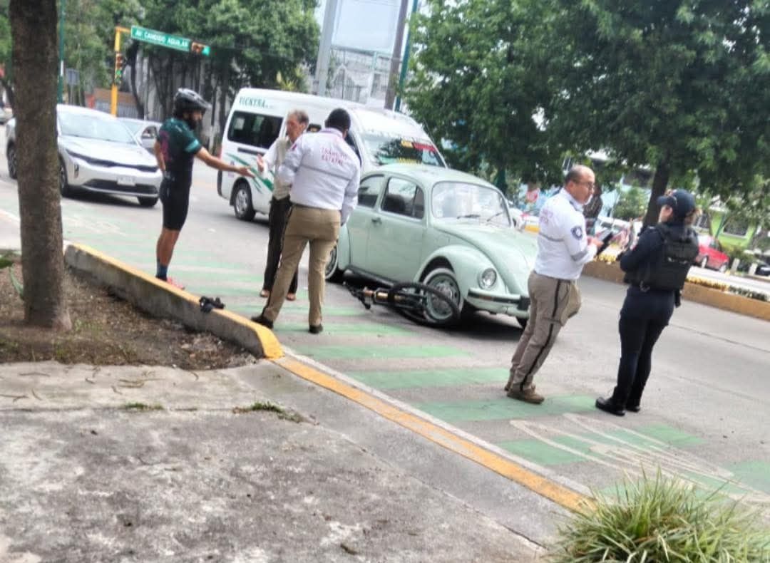 Fuerte percance en ciclovía de Xalapa