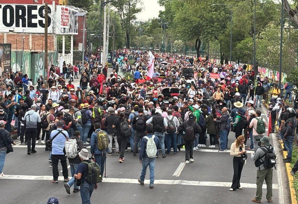 CNTE mantiene presión y advierte que llegará al estadio