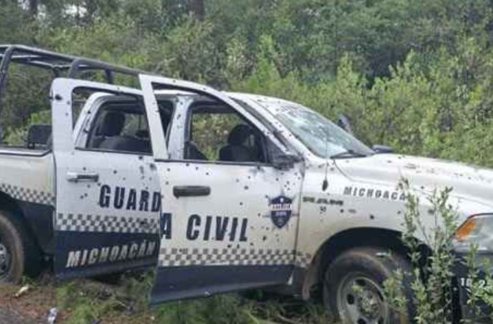 Violenta emboscada deja cinco policías muertos