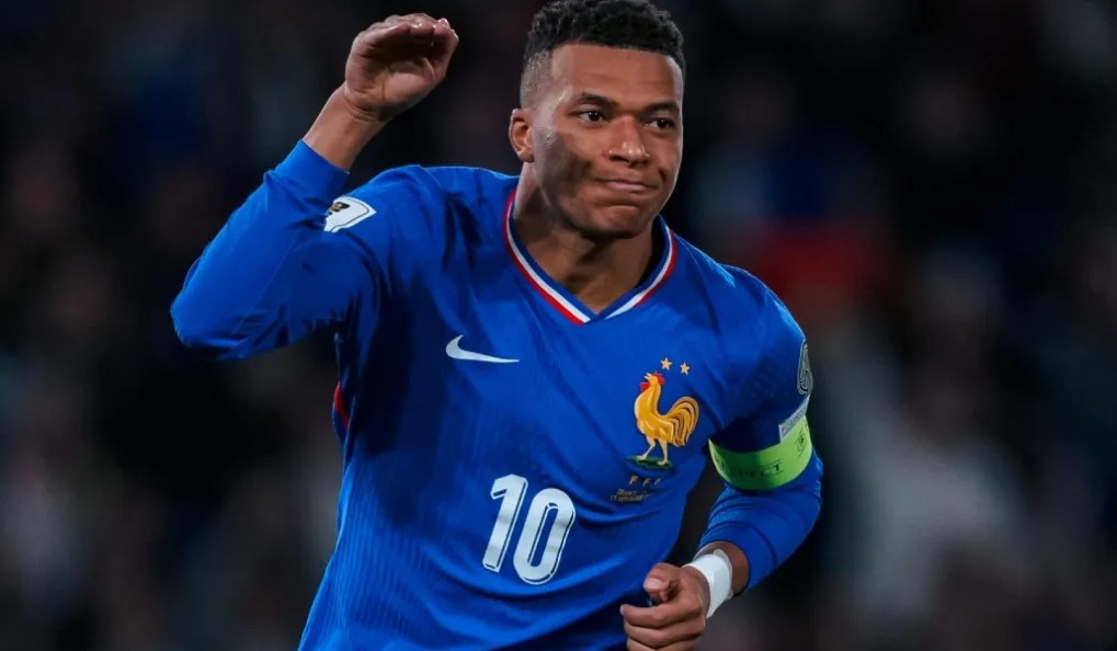 Mbappé hace historia y supera a Messi en mundiales
