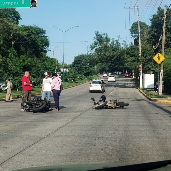 Precaución: accidente de motocicletas en Arco Sur