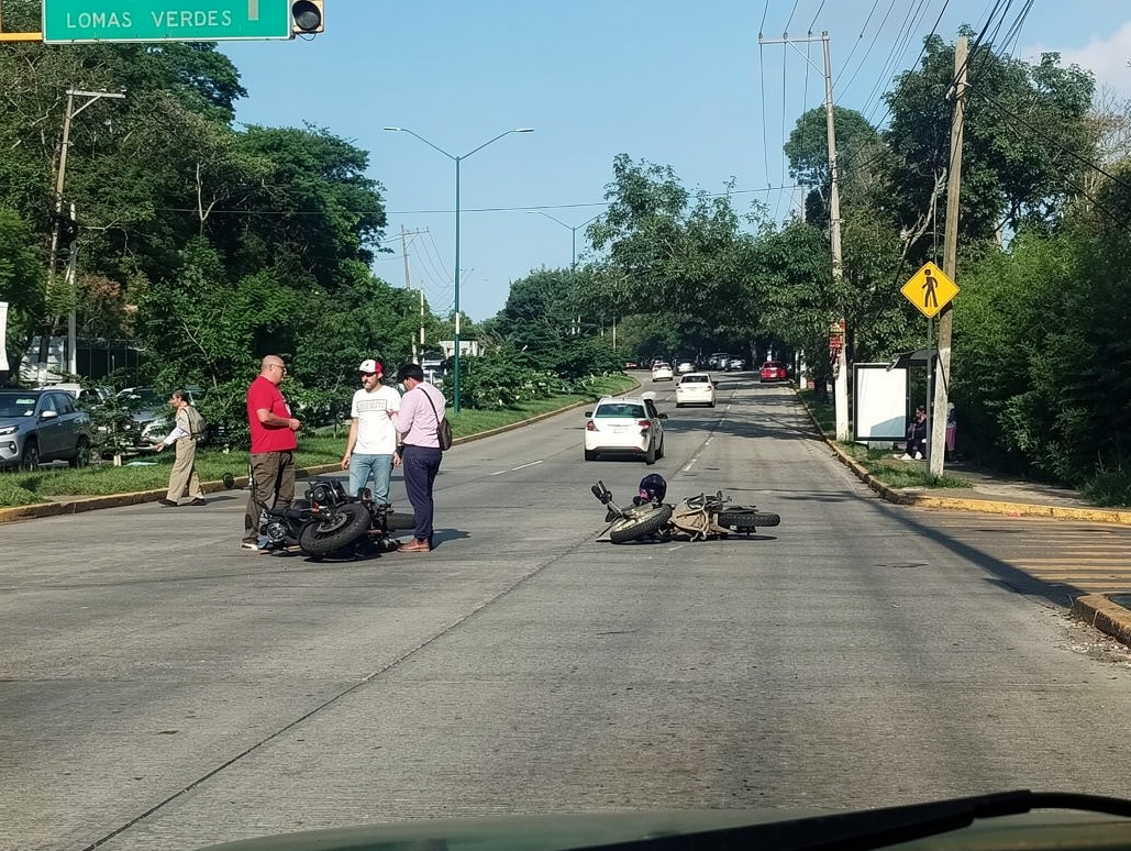 Precaución: accidente de motocicletas en Arco Sur