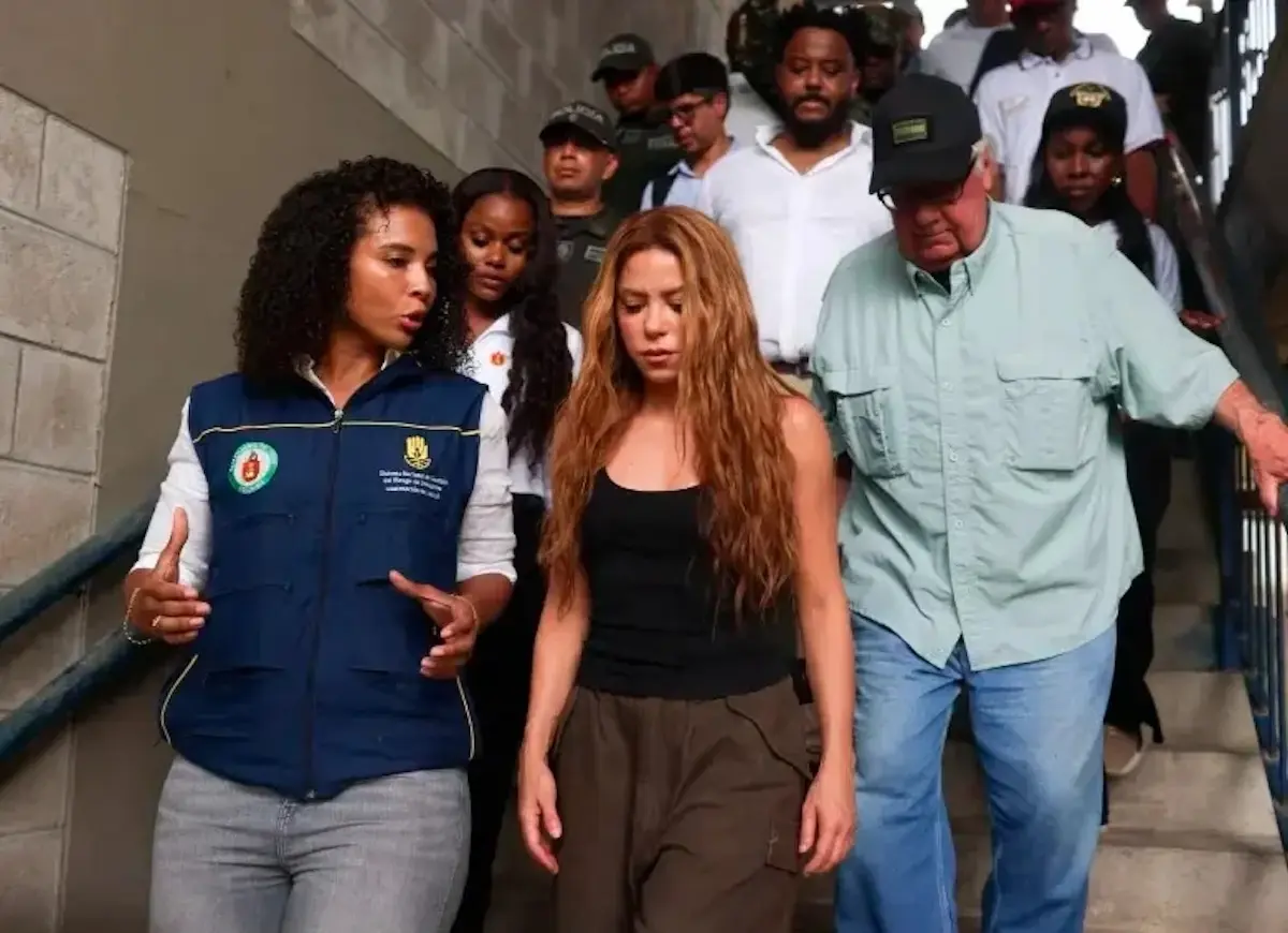 SHAKIRA ANUNCIA APOYO PARA RECONSTRUCCION DE ESCUELAS EN COLOMBIA